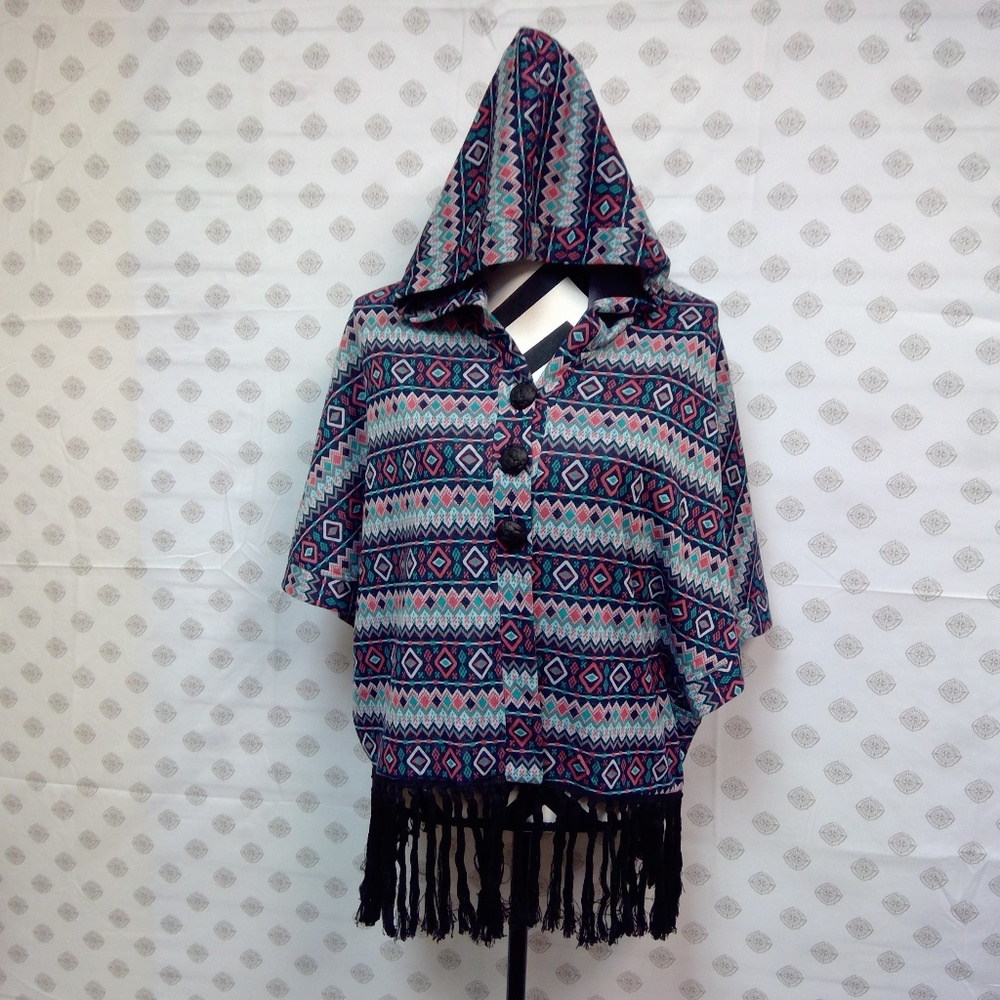 NWT Hooded Short Sleeve Poncho I Boho
